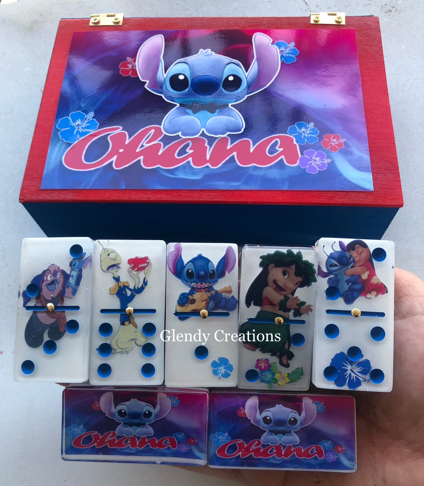 Double 6 dominoes of the Sitch character