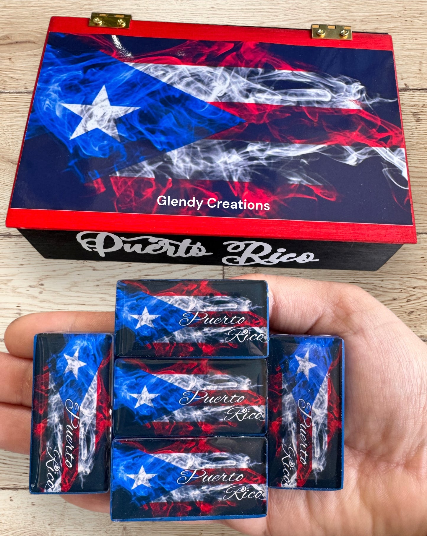 Dominoes con la Bandera de Puerto Rico