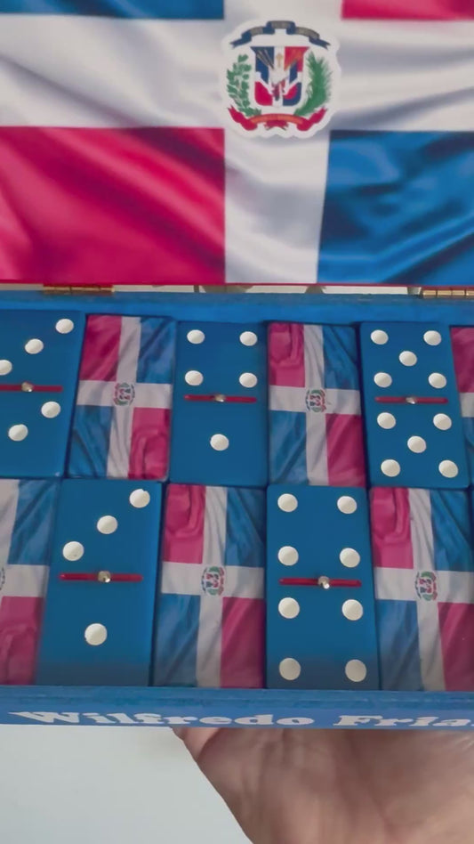 Dominoes con la bandera de República Dominicana