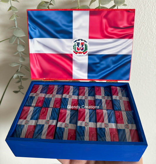 Dominoes con la bandera de República Dominicana