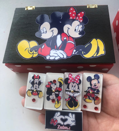 Mickey and minnie mouse dominoes