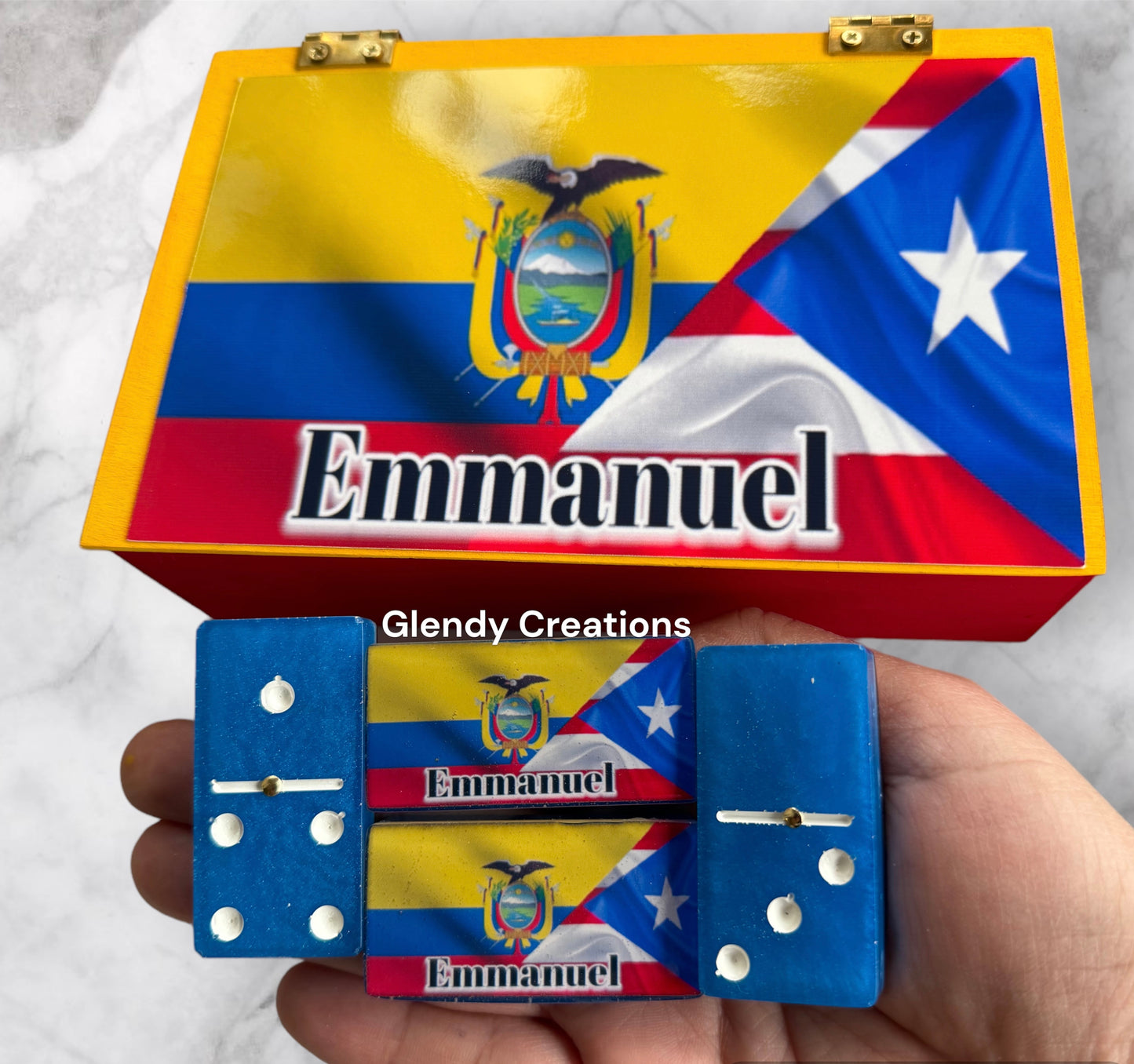 Dominó doble 6 con la bandera de Ecuador y Puerto Rico