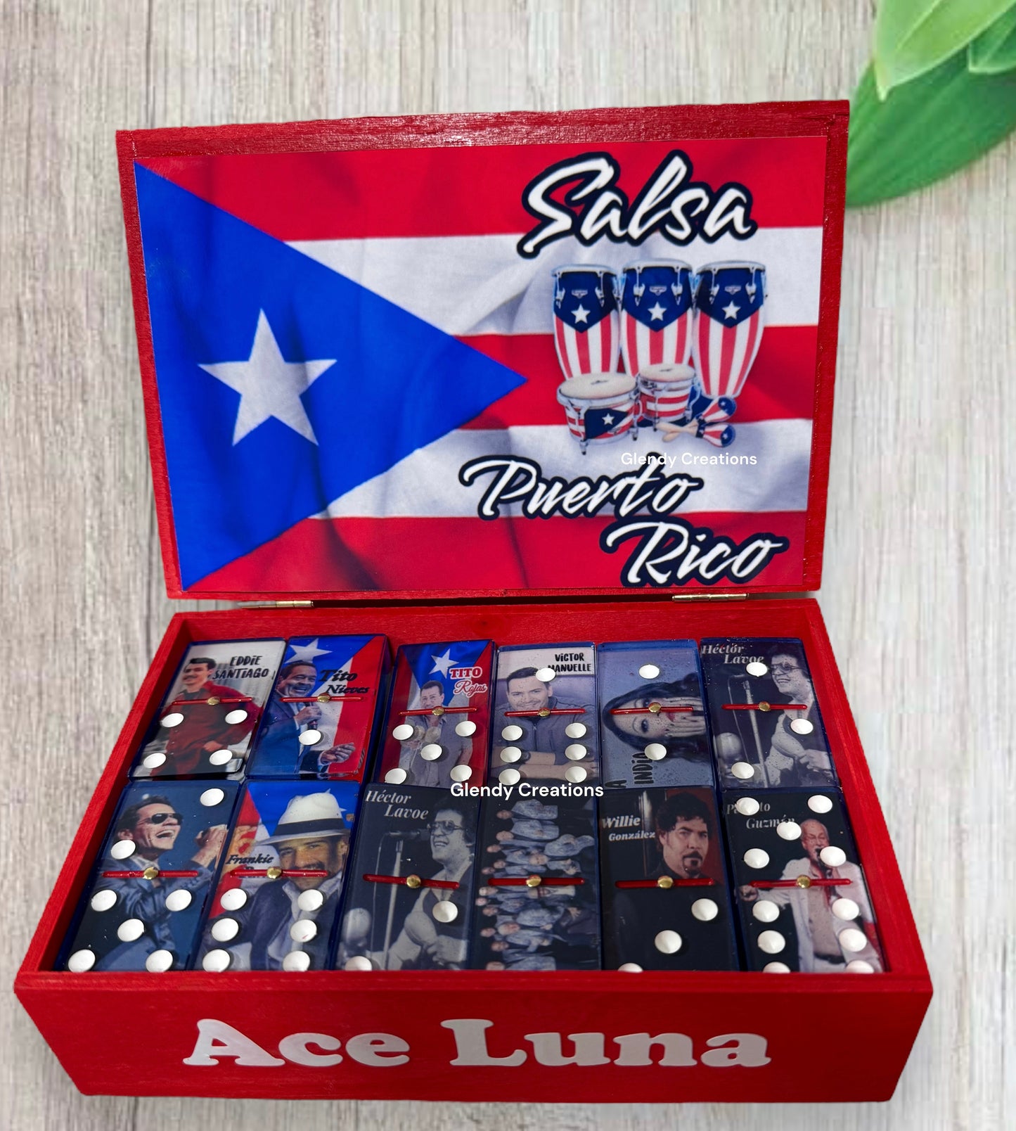 Domino games with the salceros you can personalize it with your favorite artists. (Importantly, the Domino set features 28 different artists)🚨(4-week delivery time)🚨