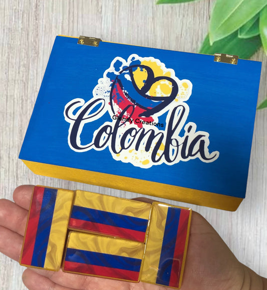 Double 6 dominoes with the Colombian flag